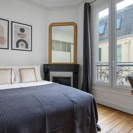 Eiffel Tower / Tour Eiffel Appartement *